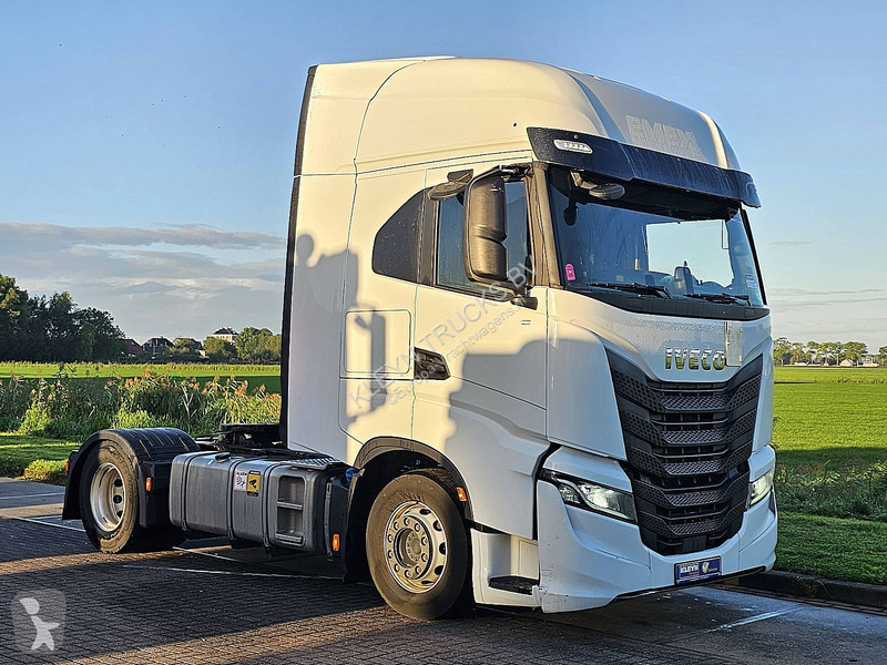 Nyergesvontató Iveco AS440S49