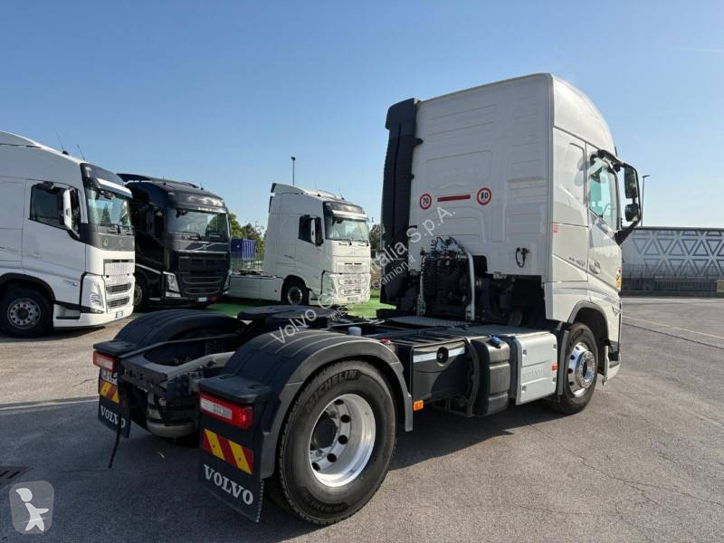 Cap tractor Volvo 460
