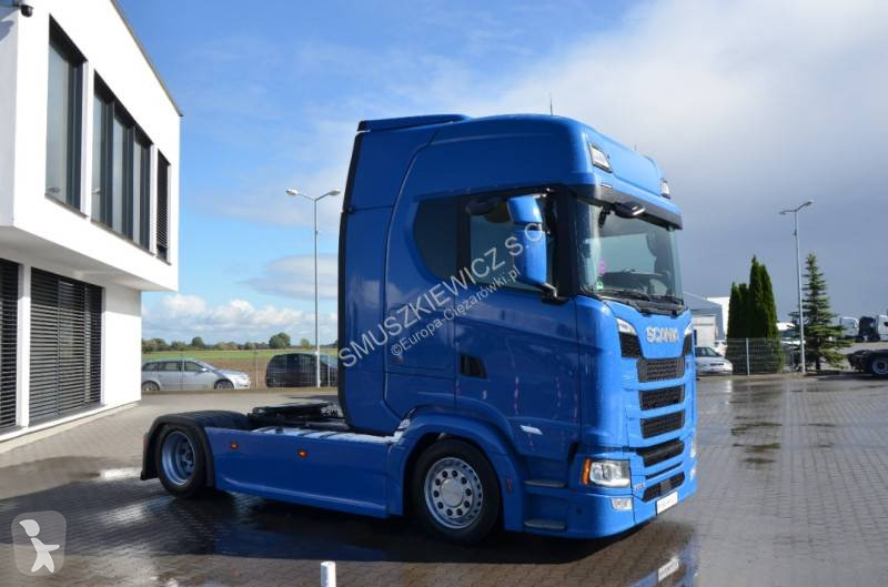 Cap tractor Scania 560