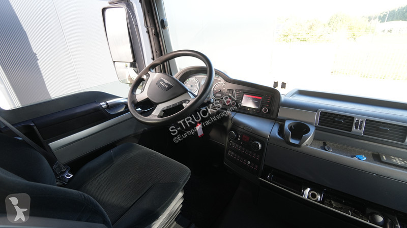 Cap tractor MAN 26.440 6X2 tractor unit