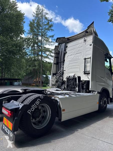 Cap tractor Volvo