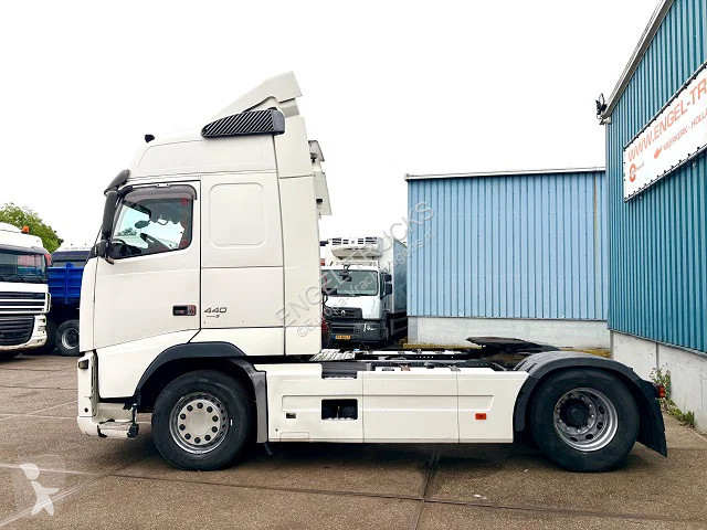 Cap tractor Volvo GLOBETROTTER (D13 ENGINE)...