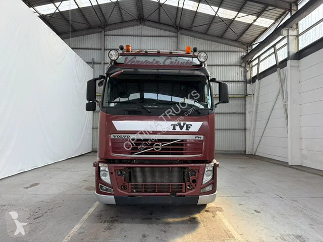 Тягач Volvo 13460 Globetrotter XL PTO