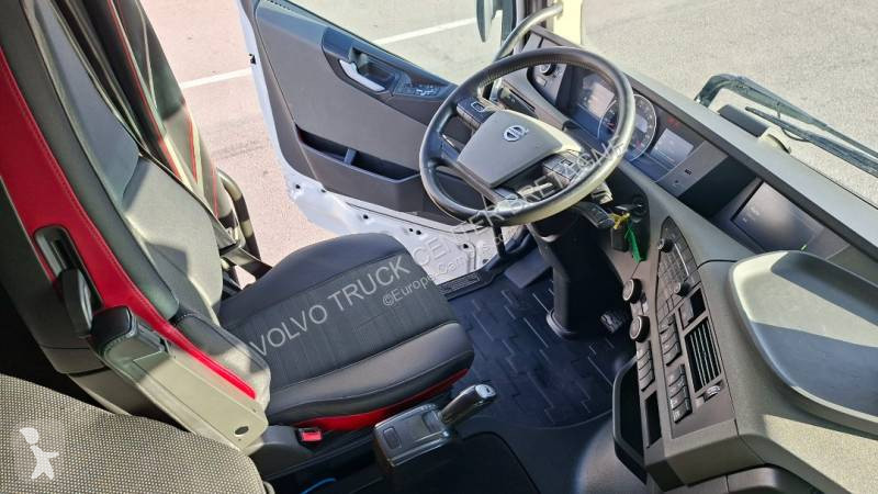 Tahač Volvo 500