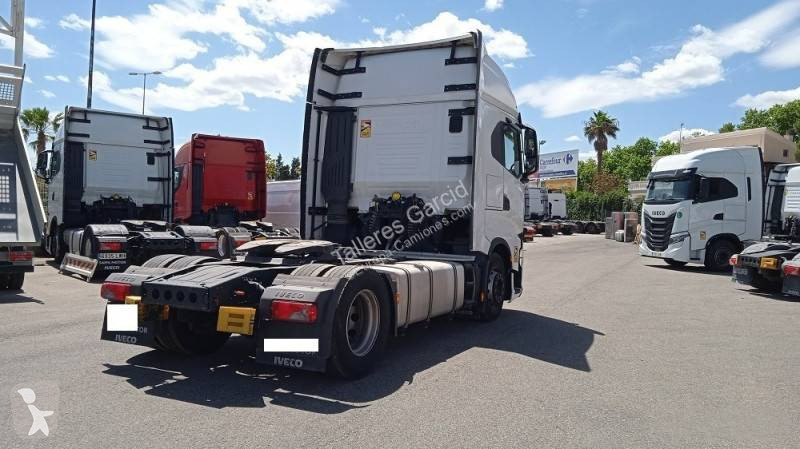 Traktor Iveco 490