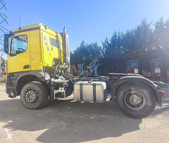Cabeza tractora Mercedes 2051
