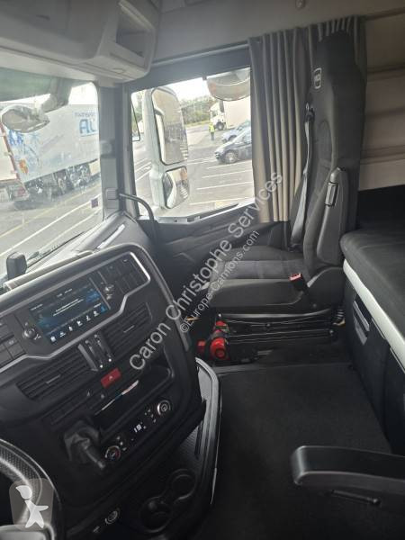 جرار Iveco 530