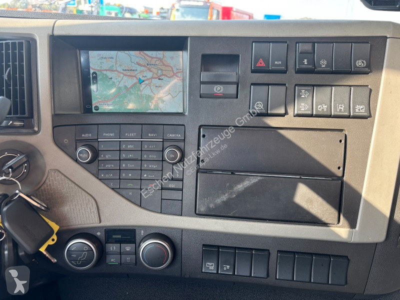 Влекач Volvo 380...