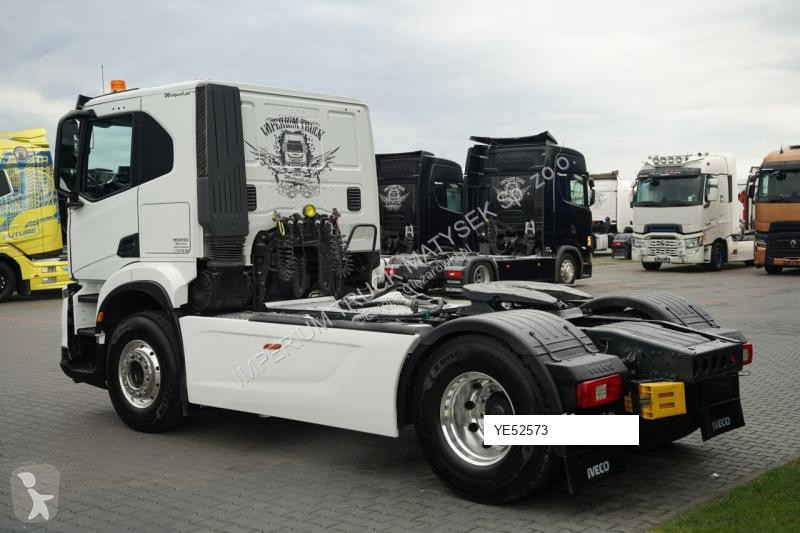 جرار Iveco 420