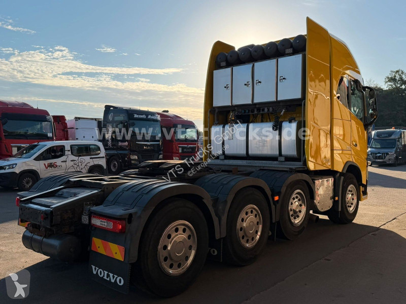 Ciągnik siodłowy Volvo FH 750 8x4 BL  Tridem...