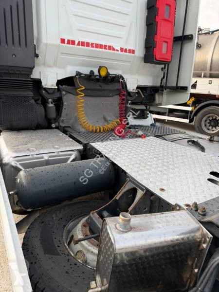 Iveco 500 tractor unit