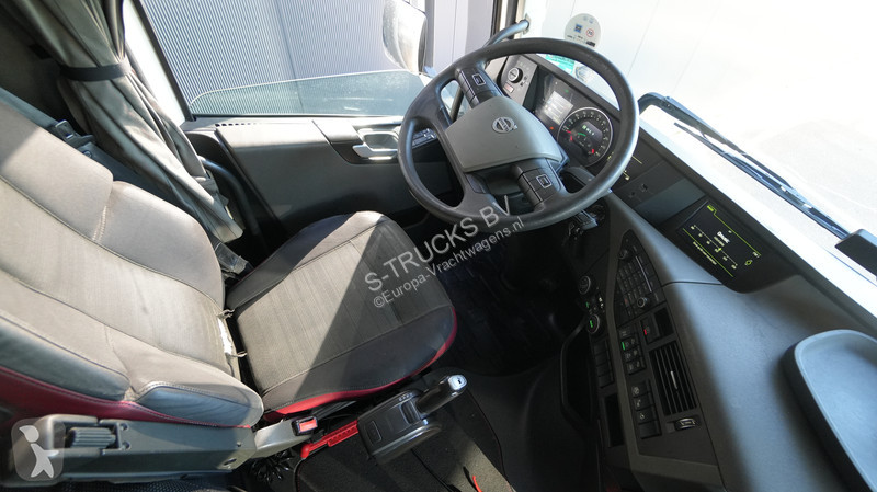 Tahač Volvo 8x4 130T Tractor unit