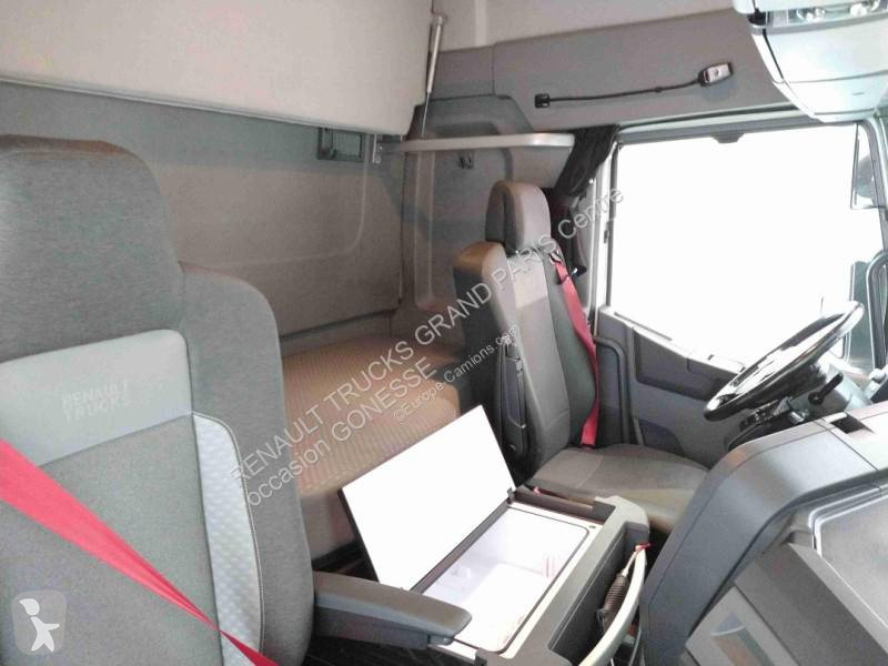 Renault 480 T4X2 E6 tractor unit