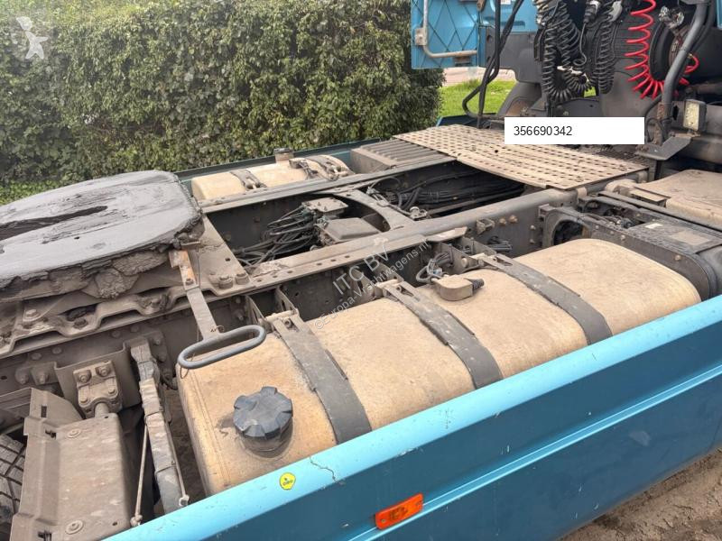 Renault 460 tractor unit