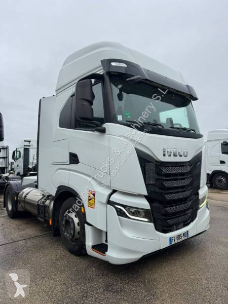 Iveco 460 tractor unit