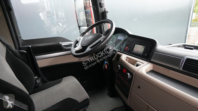MAN TGX 24420 6x2 651.800km tractor unit
