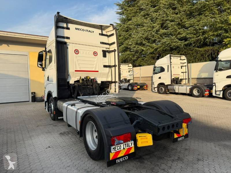 Iveco 490 tractor unit