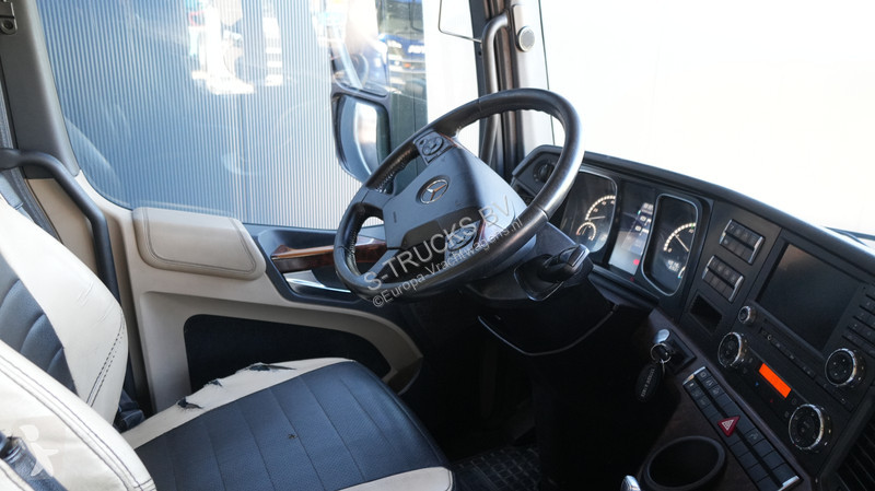 Mercedes 3351 6x4 tractor unit tractor unit