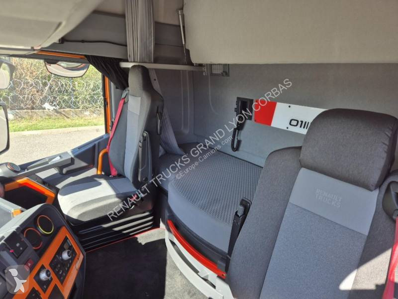 Renault 520 T6X2 LOW E6 tractor unit