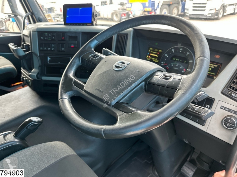 Tahač Volvo 460 EURO 6, 6x2, PTO, RHD