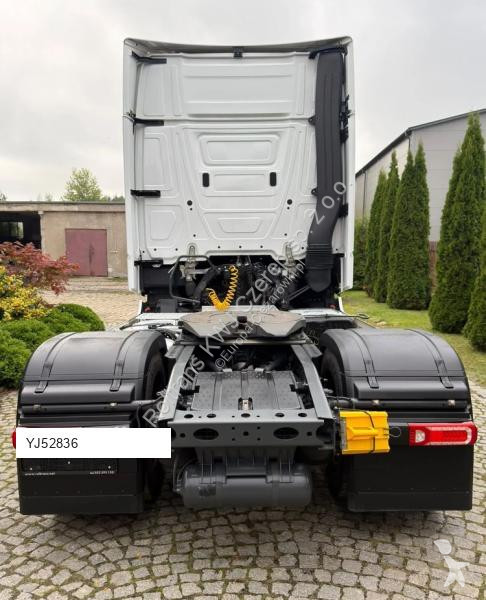 Mercedes 1848 tractor unit