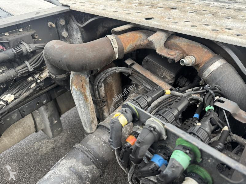 Scania 490 tractor unit