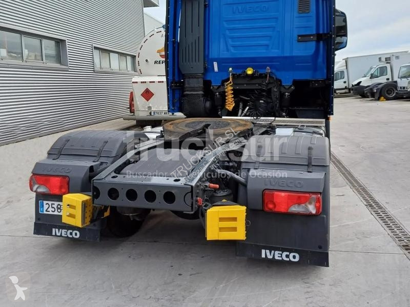 Iveco AS440S46T/P tractor unit