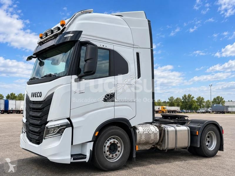 Iveco AS440S49T/P tractor unit