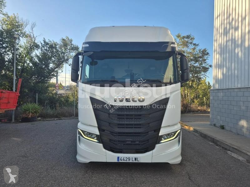 Iveco AS440S49T/P tractor unit