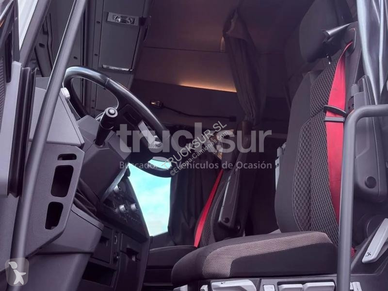 Renault T520 HIGH SLEEPER CAB tractor unit