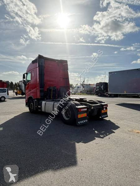 Volvo 460 Globetrotter tractor unit
