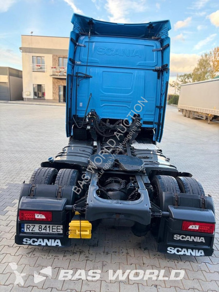 Scania R tractor unit