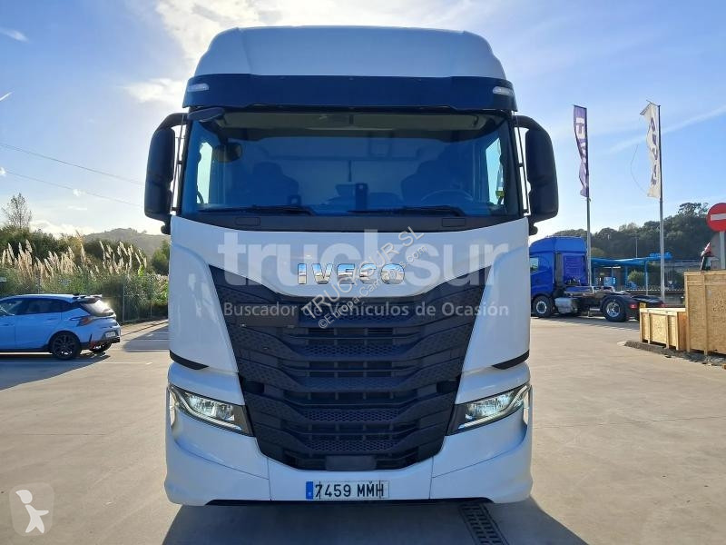 Iveco AS440S49T/P tractor unit