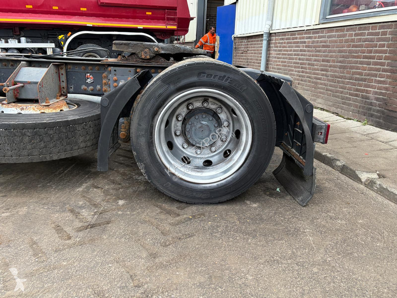 Renault 400 Tractor - Manual Gearbox - Sleeping...