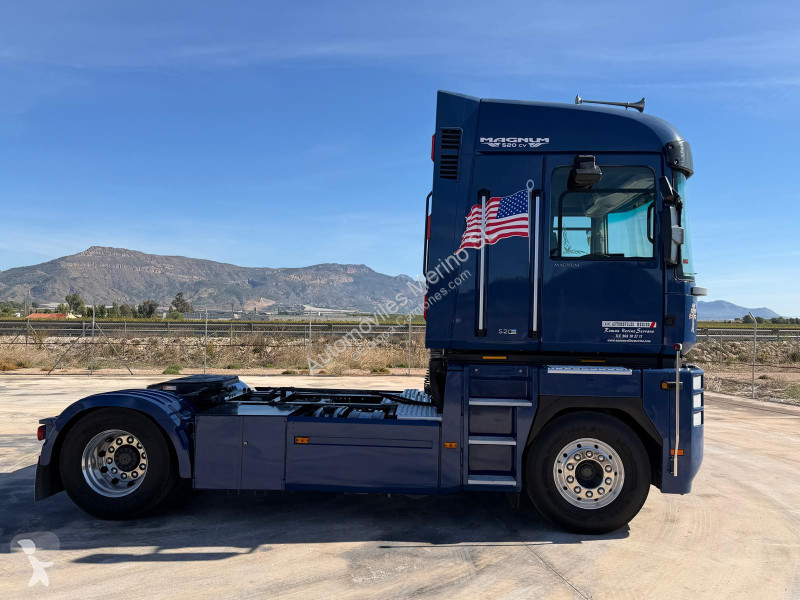 Renault M tractor unit