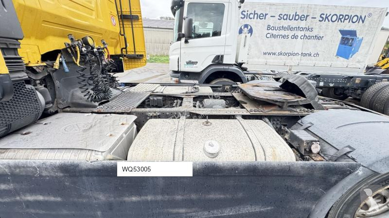 Iveco 460 tractor unit