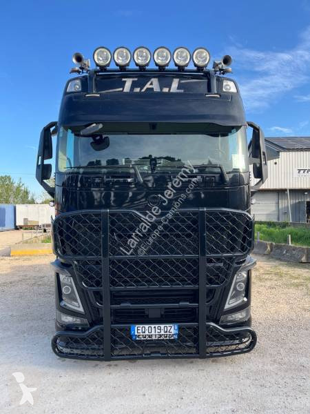 Tahač Volvo 500