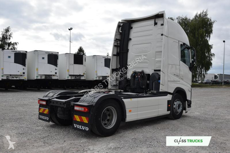 Volvo FH 460 Globetrotter XL i-Save Side Skirts...