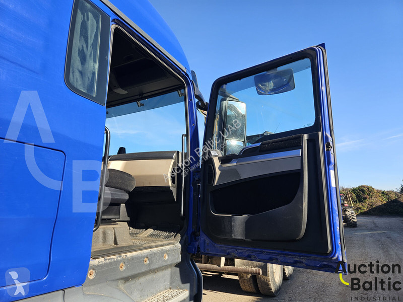 Traktor MAN 18.460