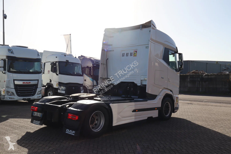 Traktor DAF * 530 *