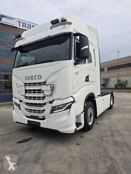 Traktor Iveco 570
