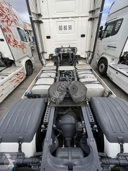Traktor Scania 490
