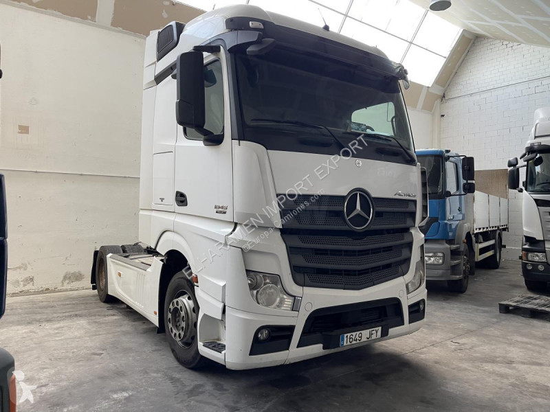 Traktor Mercedes 1845