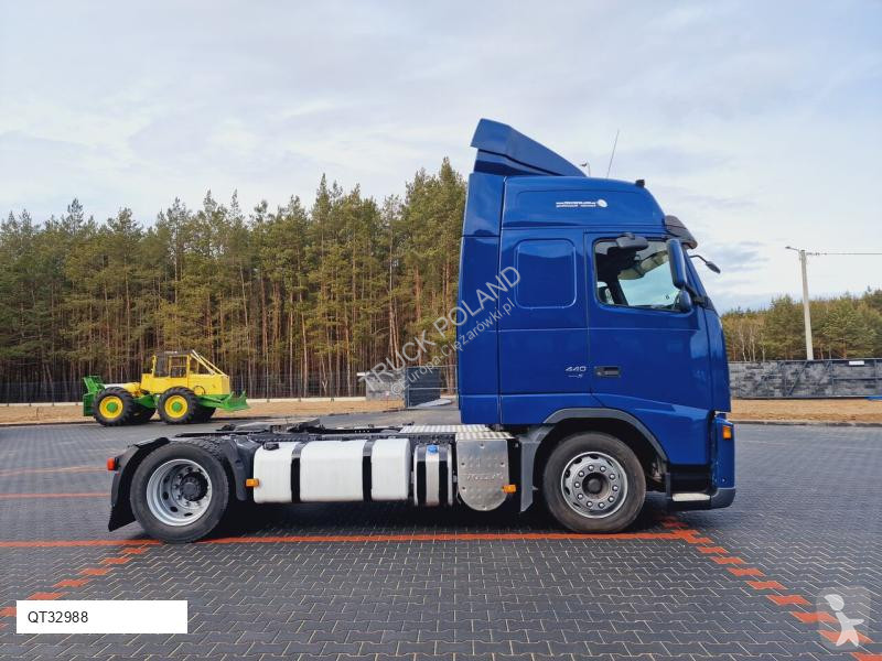Tahač Volvo 440