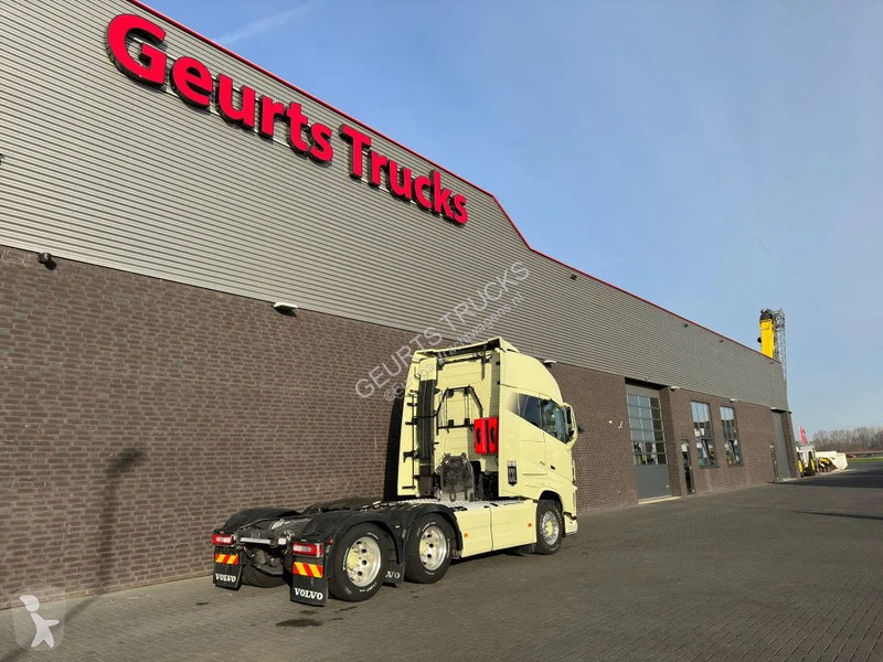Traktor Volvo 16750 6X4 XXL CABINE...
