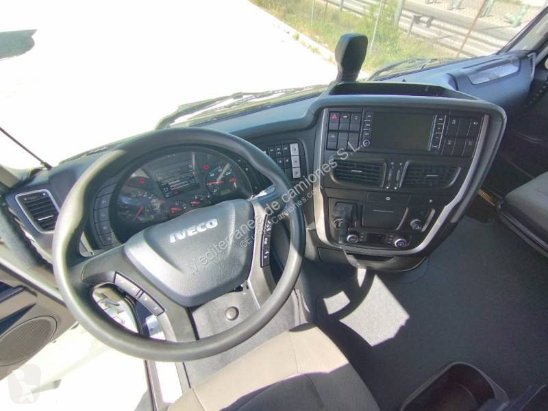 Tahač Iveco
