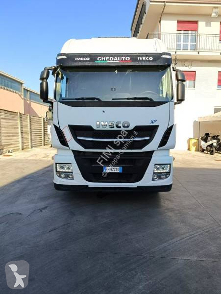 Traktor Iveco