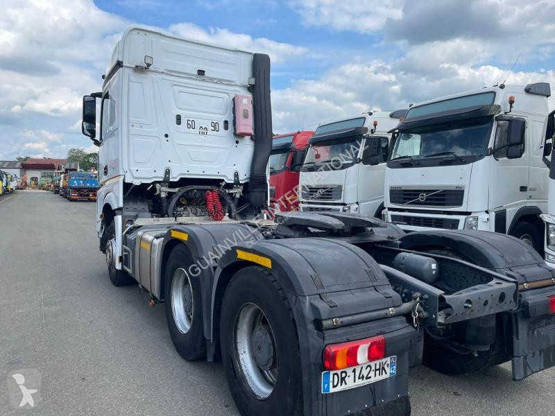 Traktor Mercedes 3348