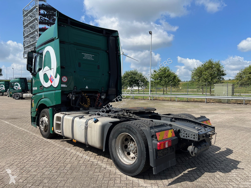 Traktor Mercedes 1845 BigSpace