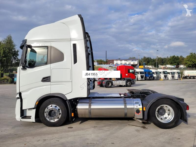 Cap tractor Iveco 460